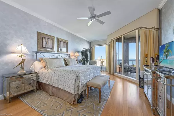 Naples, FL 34108,8787 Bay Colony DR #1805