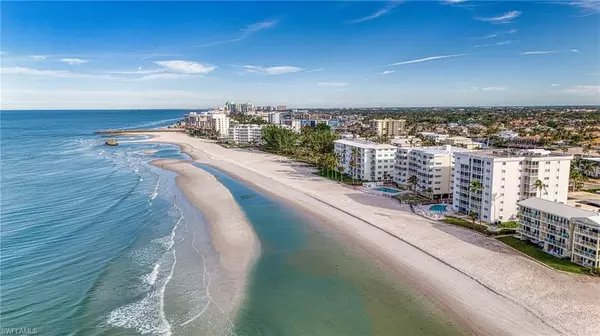 Naples, FL 34102,1977 Gulf Shore BLVD N #302