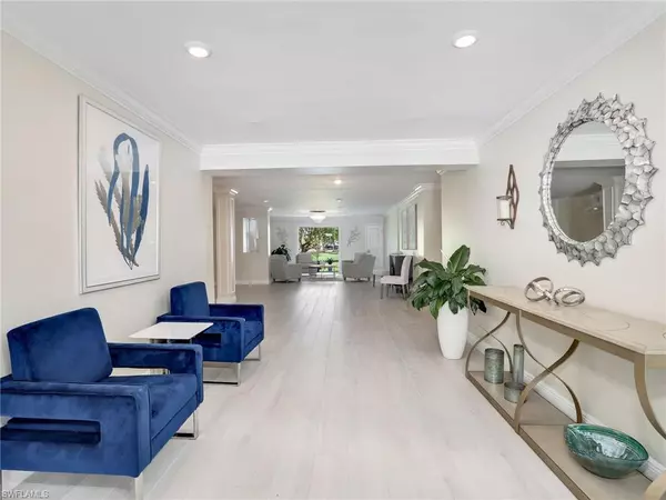 Naples, FL 34103,555 Park Shore DR #B-407