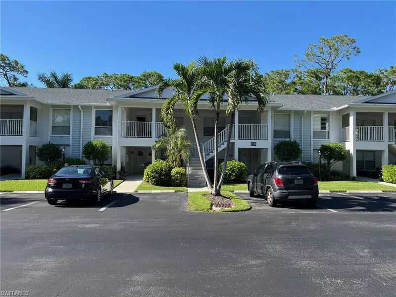 1120 Sarah Jean CIR #B204, Naples, FL 34110