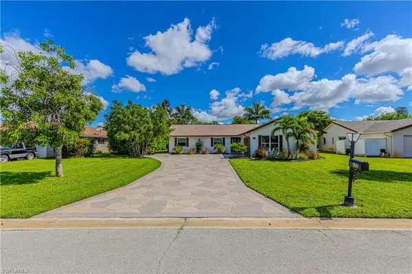 Naples, FL 34113,297 Bay Meadows DR