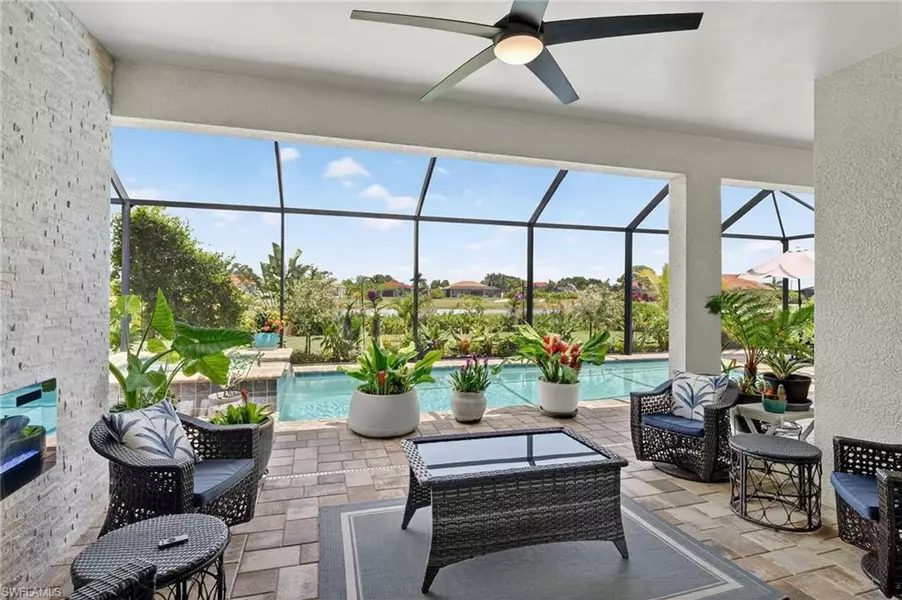 18725 Lake Hammock DR, Naples, FL 34114