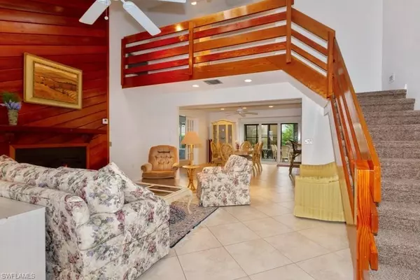 Naples, FL 34108,532 111th AVE N