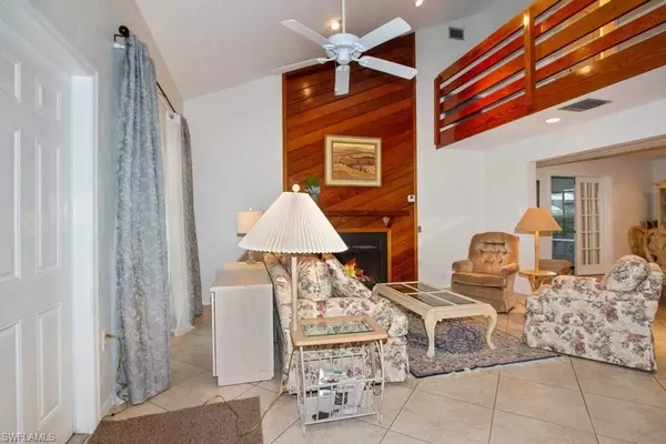 532 111th AVE N, Naples, FL 34108
