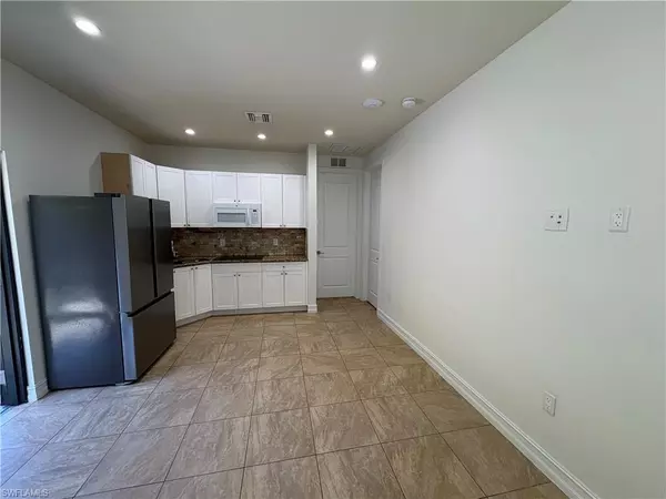 Naples, FL 34116,5301 Coronado PKWY