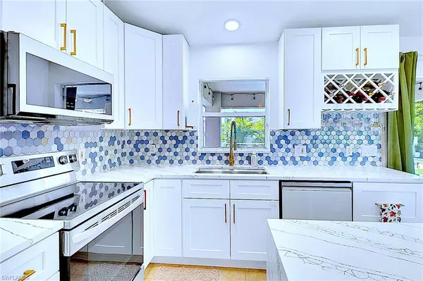 Cape Coral, FL 33991,938 SW 6th PL