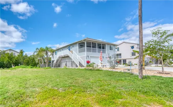 Bonita Springs, FL 34134,6008 Cypress LN