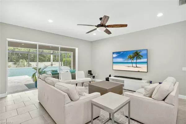 Naples, FL 34120,3604 Pilot CIR