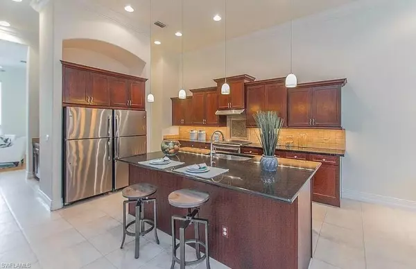 Naples, FL 34110,5891 Barclay LN
