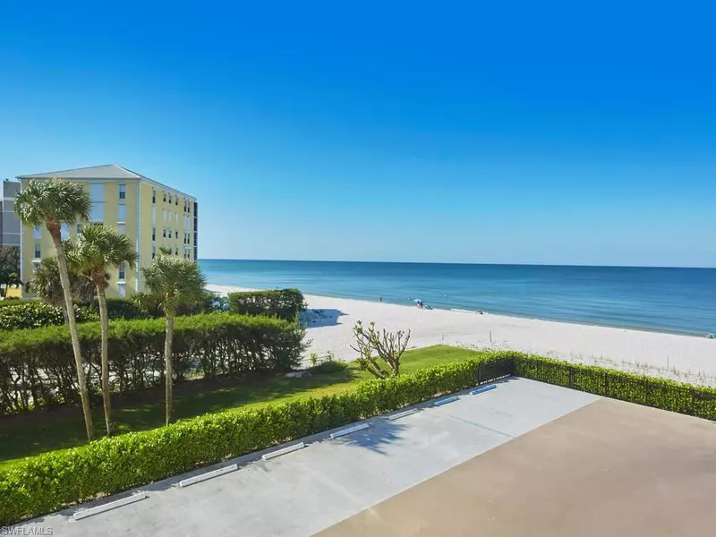 3951 Gulf Shore BLVD N #201, Naples, FL 34103
