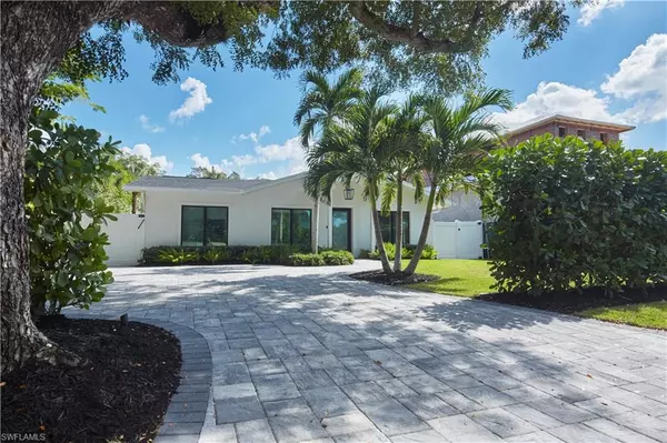 1080 13th ST N, Naples, FL 34102