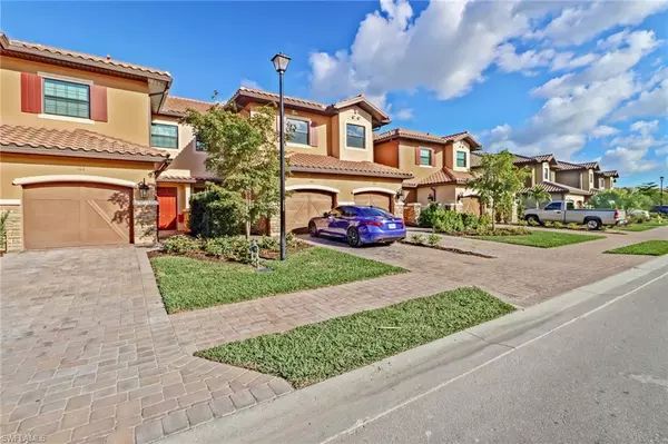 9653 Montelanico LOOP #102, Naples, FL 34119