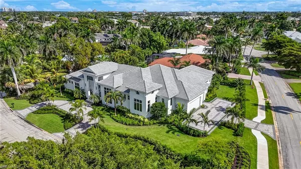 710 Willowhead DR, Naples, FL 34103