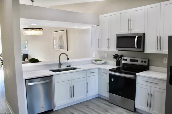 Naples, FL 34112,4200 Looking Glass LN #4202