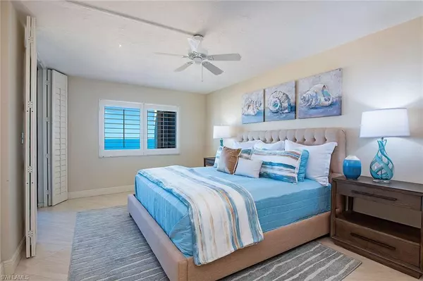 Naples, FL 34108,9715 Gulf Shore DR #301