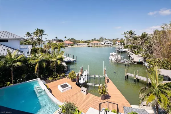 Naples, FL 34102,441 Mooring Line DR