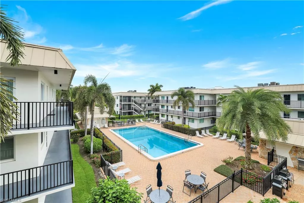 Naples, FL 34102,766 Central AVE #313