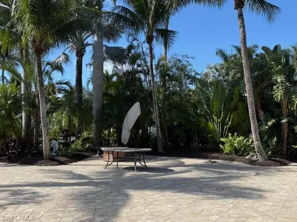 Naples, FL 34114,4407 Southern Breeze DR