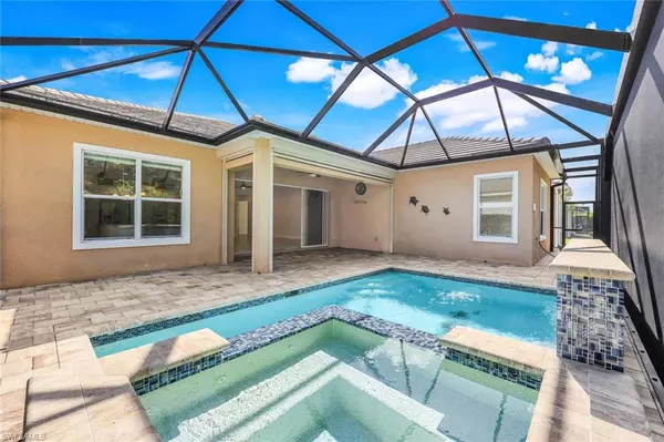 3781 Helmsman DR, Naples, FL 34120