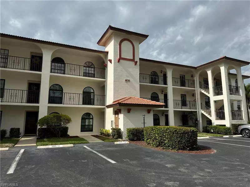 605 Augusta BLVD #14, Naples, FL 34113