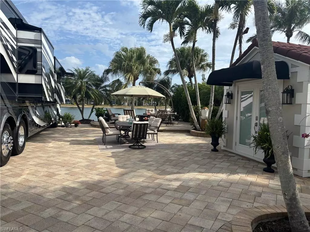 Naples, FL 34114,4521 Southern Breeze DR