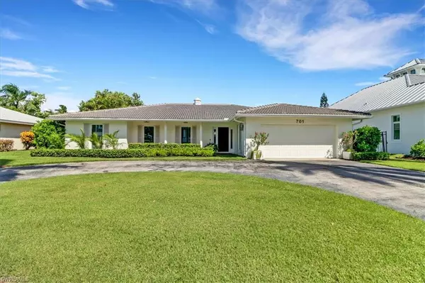 701 Harbour DR, Naples, FL 34103