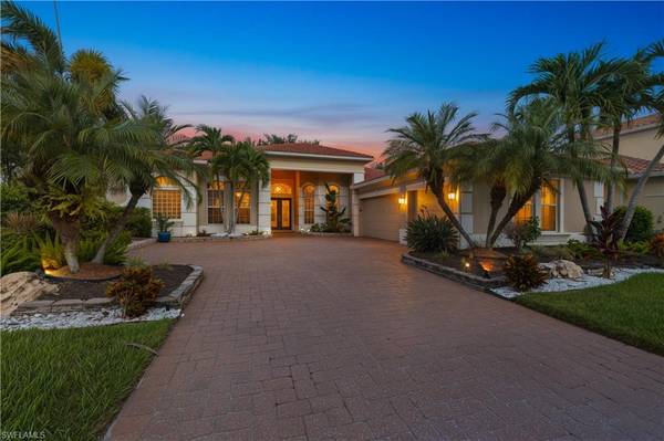 19464 La Serena DR, Estero, FL 33967