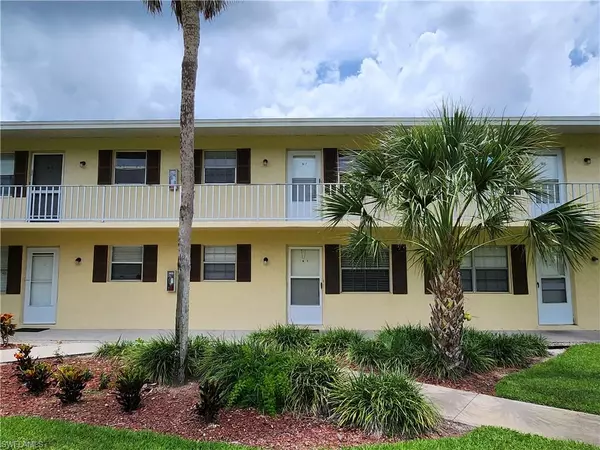 Naples, FL 34105,3325 Airport RD N #R3