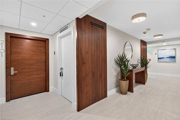 Naples, FL 34103,4901 Gulf Shore BLVD N #2101