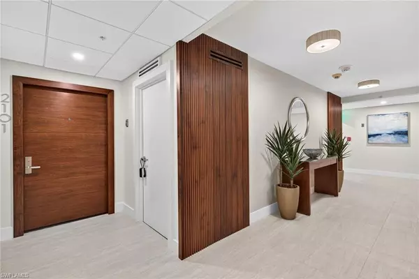 Naples, FL 34103,4901 Gulf Shore BLVD N #2101