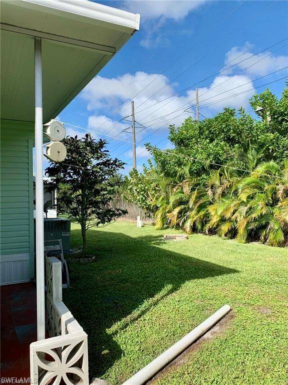 North Fort Myers, FL 33917,736 Knotty Pine CIR