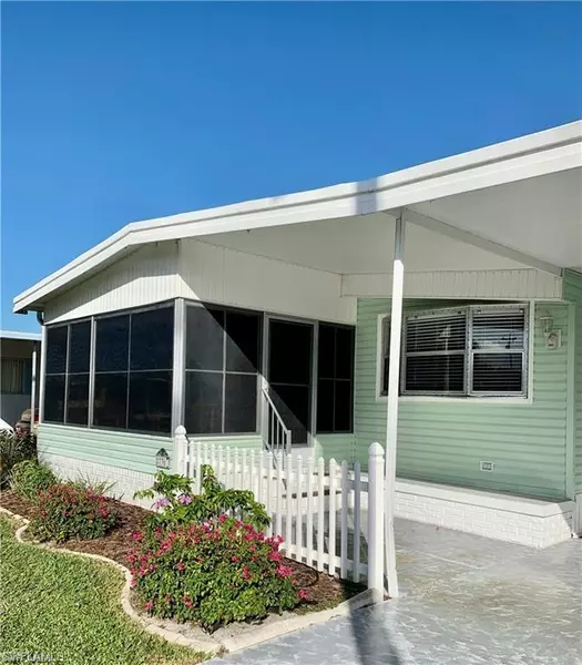 736 Knotty Pine CIR, North Fort Myers, FL 33917