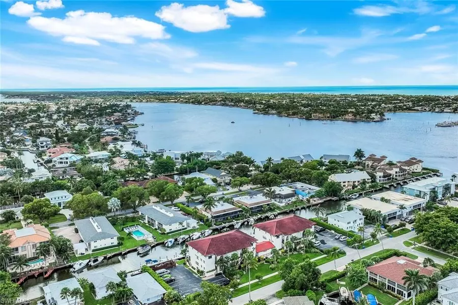 1400 Blue Point AVE #202, Naples, FL 34102