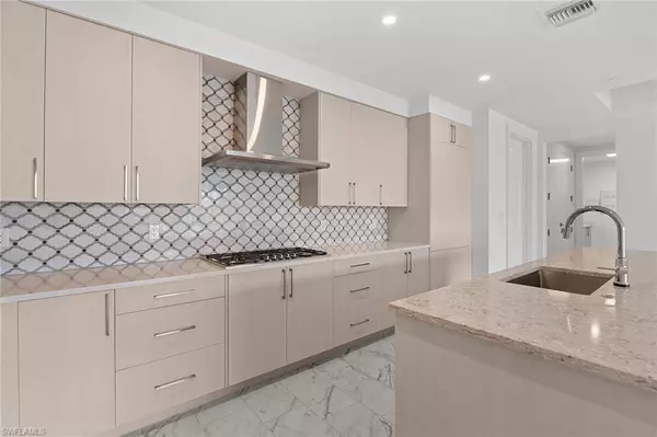 Naples, FL 34102,1125 CENTRAL AVE #566