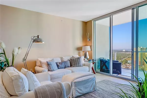 Fort Myers, FL 33916,3000 Oasis Grand BLVD #3006