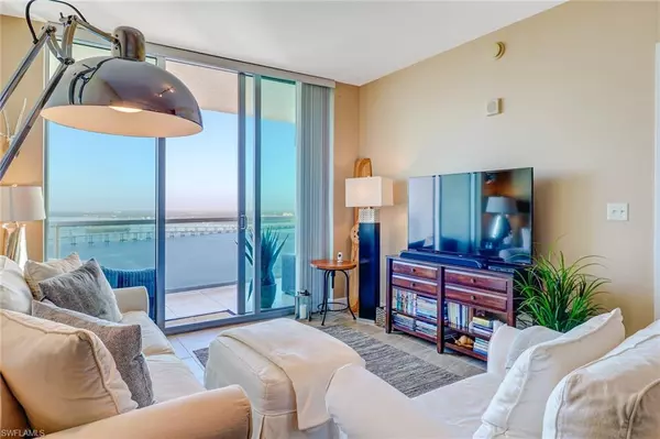 Fort Myers, FL 33916,3000 Oasis Grand BLVD #3006