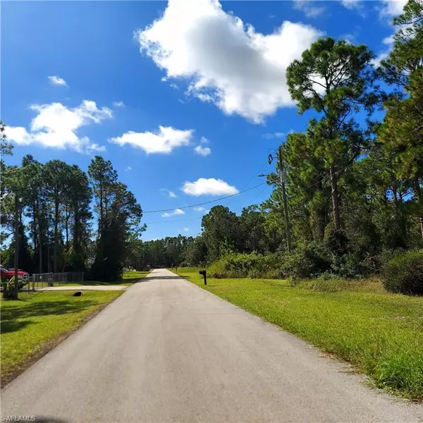 2111 Grayson AVE, Alva, FL 33920