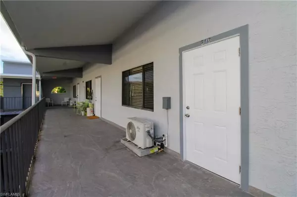 826 Wiggins Pass RD #310, Naples, FL 34110