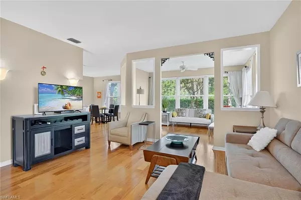 Naples, FL 34110,1345 Charleston Square DR #102