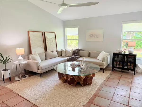 Naples, FL 34110,337 Emerald Bay CIR #U1