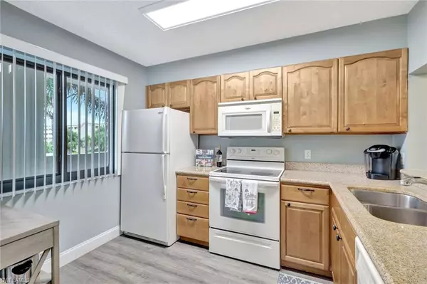 Fort Myers, FL 33907,7406 Lake Breeze DR #314