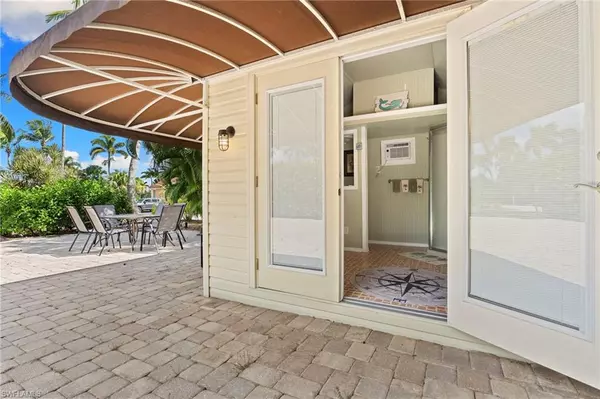 Naples, FL 34114,4520 Southern Breeze DR