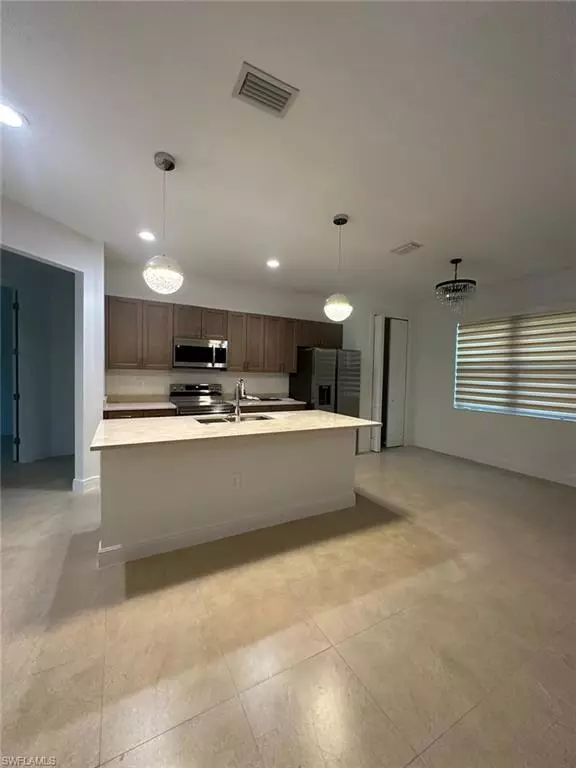 Naples, FL 34117,2167 Della DR