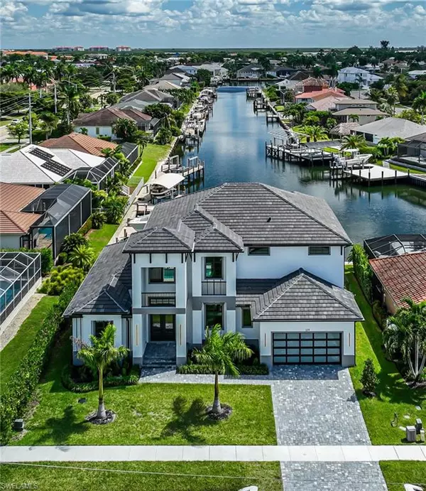 109 Gulfstream ST, Marco Island, FL 34145