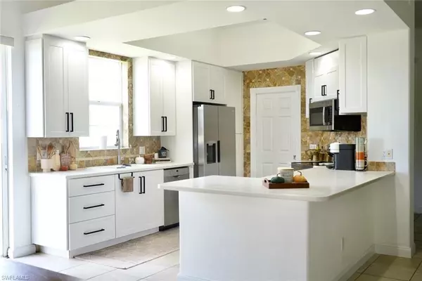 Naples, FL 34120,2258 Heydon CIR W