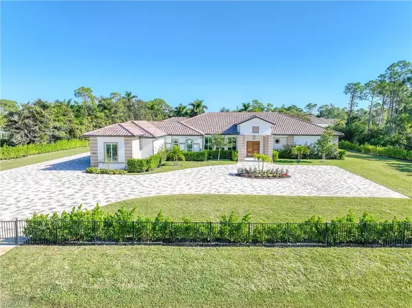 Naples, FL 34108,590 Carica RD