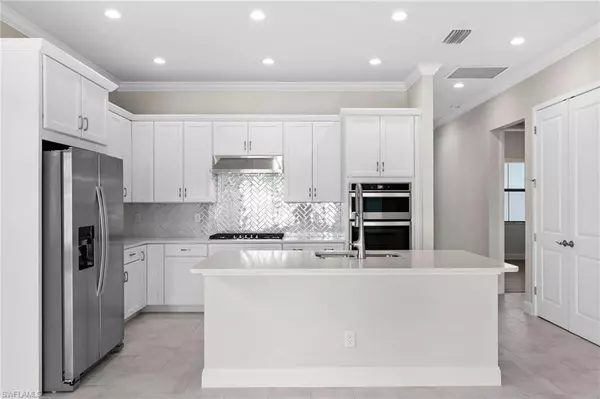 Naples, FL 34120,14756 Kingfisher LOOP