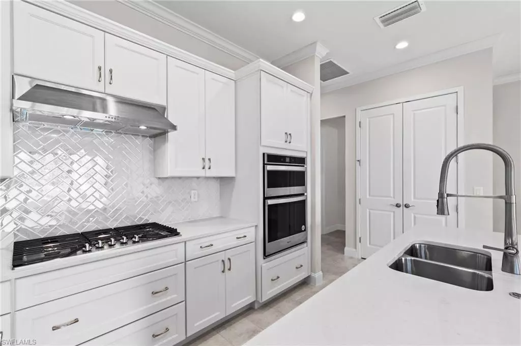 Naples, FL 34120,14756 Kingfisher LOOP