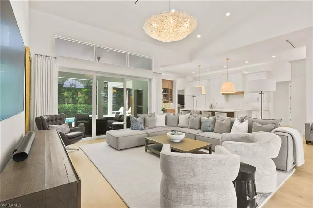 Naples, FL 34109,6689 MILL RUN CIR