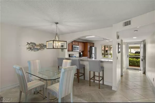 Naples, FL 34104,7025 Dennis CIR #G104